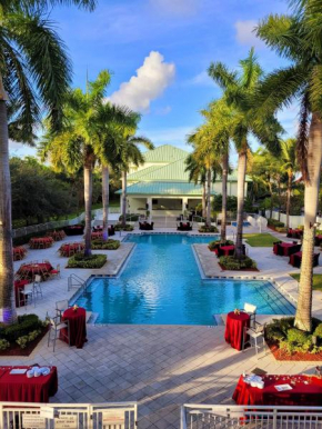 Doral Pool 310 by WaveProperties